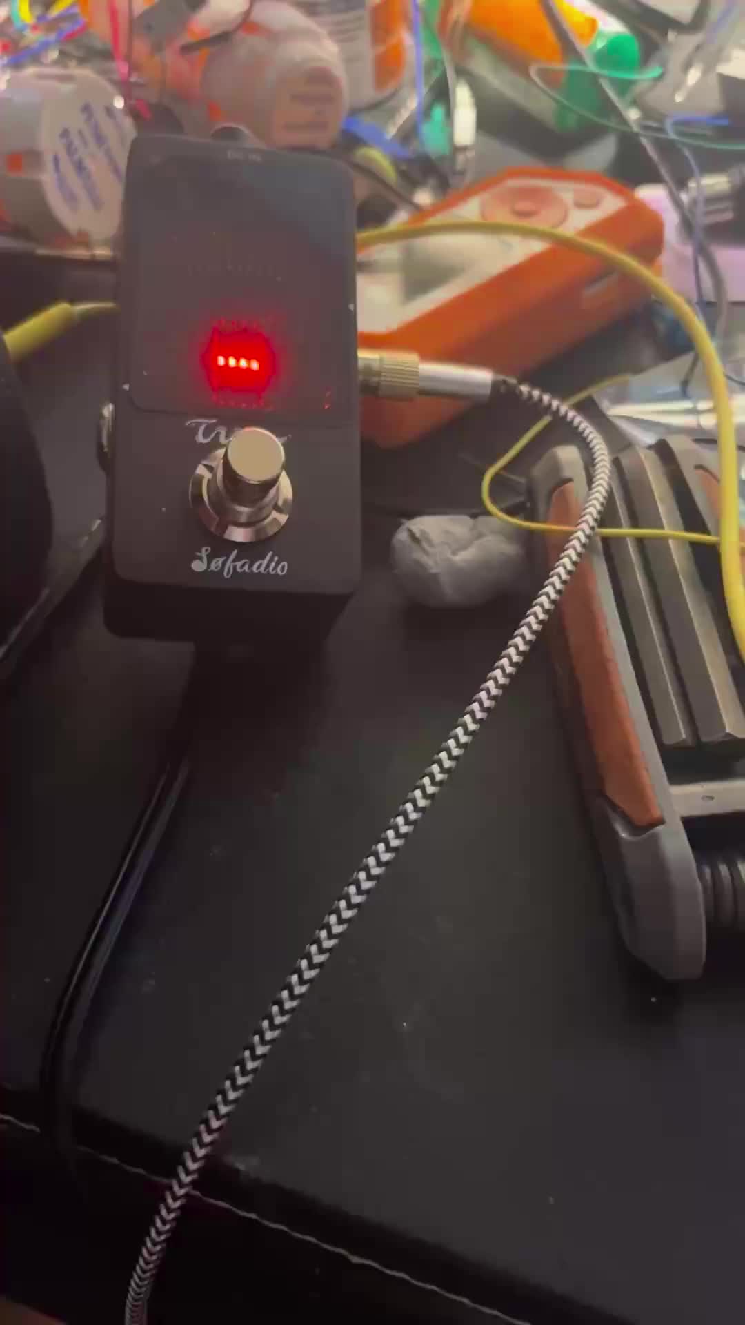 Oops i glitched it (not enough power is my guess). Trying to change the scale on my arp machine by bastl. Deliciousness ensues: